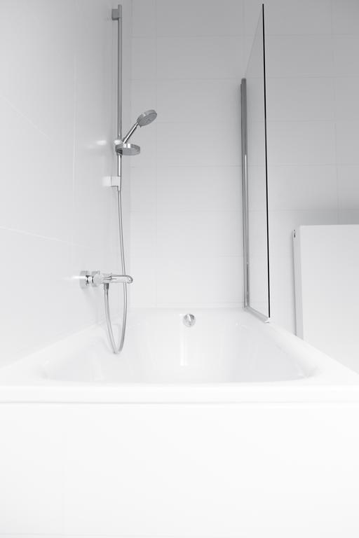 Two White Pigeons Villa Ypres Room photo